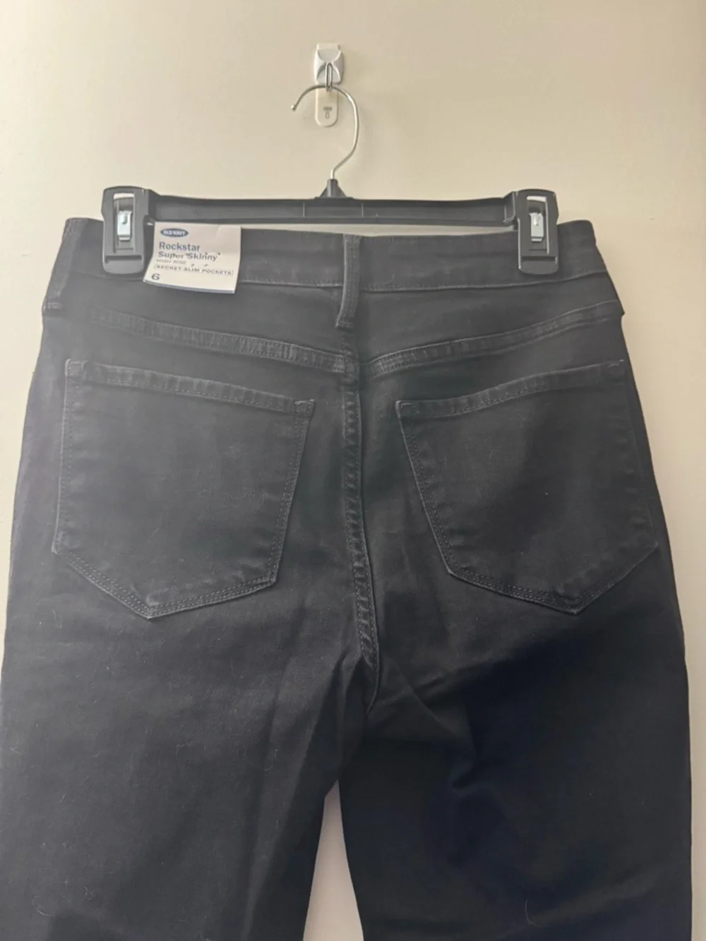 Old Navy Black Rockstar Super Skinny Jeans - Picture 9 of 10